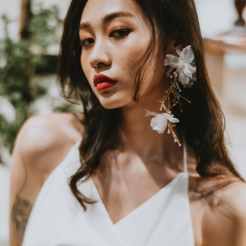 芭蕾伶娜 //垂墜水晶紗花//單邊耳環 - 耳環/耳夾 - 其他人造纖維 白色