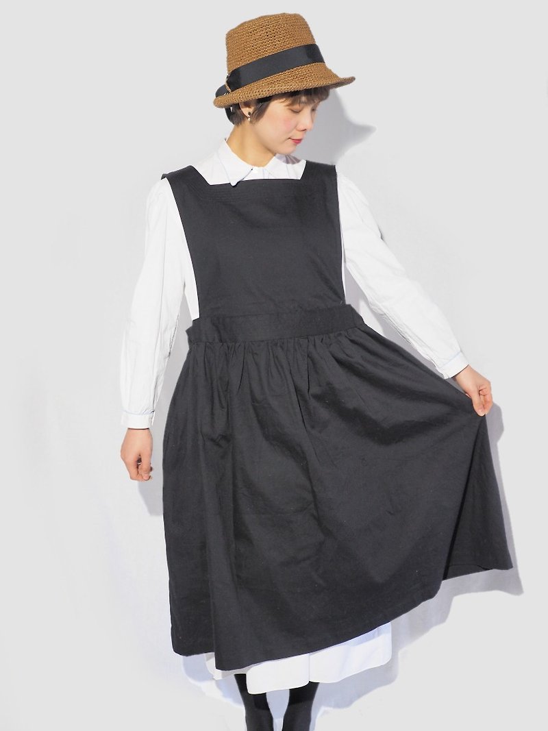 圍裙式洋裝  < 黑 > - 連身裙 - 棉．麻 黑色