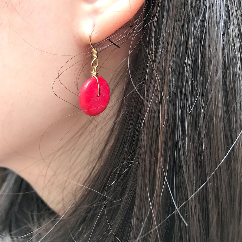 Why Not? Also! Coconut Shell Earrings RED - ต่างหู - วัสดุอื่นๆ สีแดง