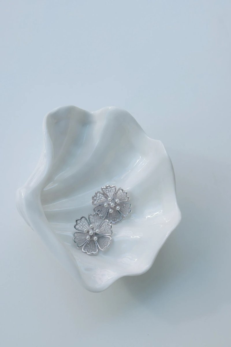 COR-DATE コーデット / 花柄ラインピアス - ピアス・イヤリング - その他の素材 