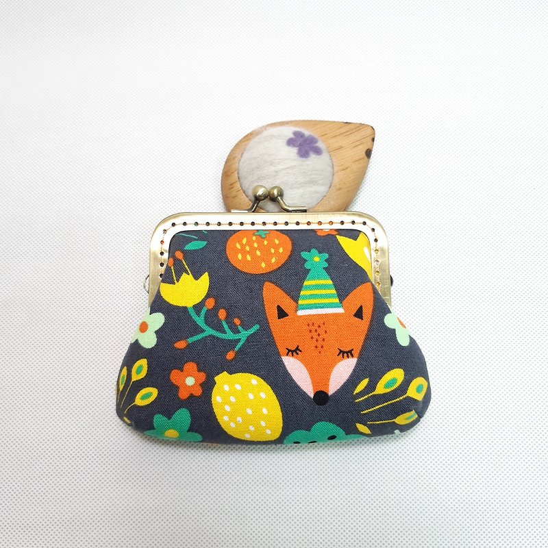 Fox and small bird mouth gold bag / wallet / storage bag - กระเป๋าใส่เหรียญ - ผ้าฝ้าย/ผ้าลินิน สีดำ
