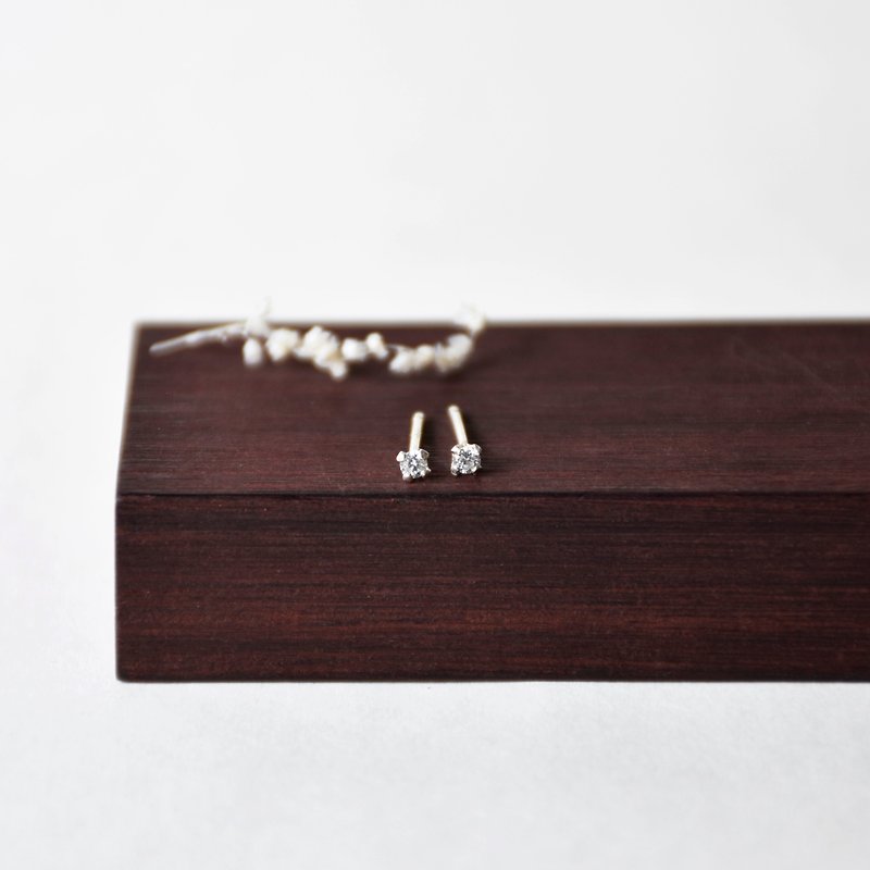 Handmade mini stone with 925 fungus nail earrings, simple mini style - Earrings & Clip-ons - Gemstone Transparent