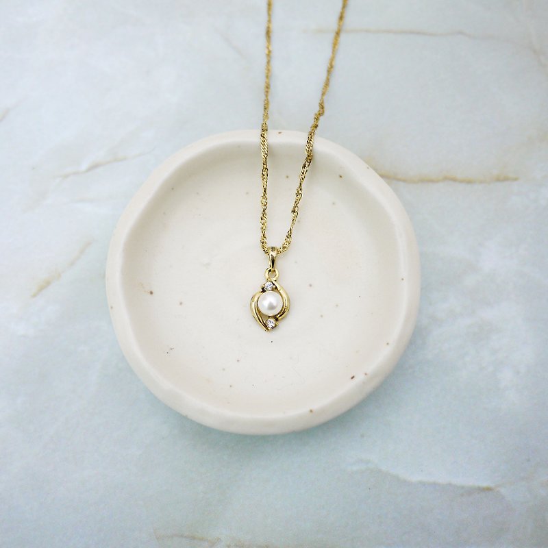Parisian Vintage Simple Pearl Necklace - สร้อยคอ - โลหะ ขาว