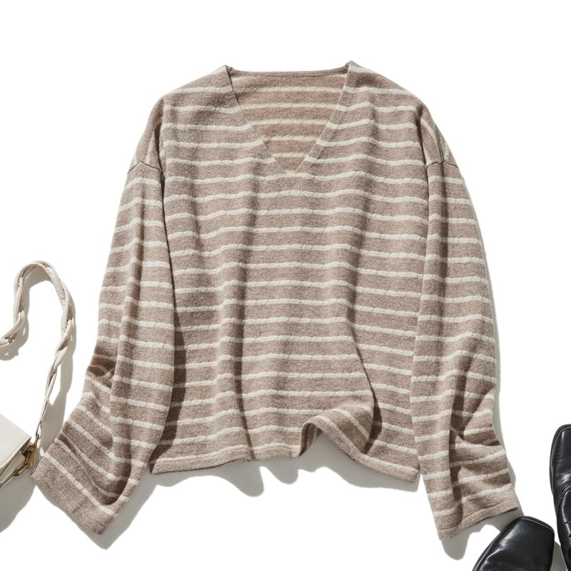 A loose and delicate-looking striped sweater in a wool and cashmere blend, mocha 241026-1 - สเวตเตอร์ผู้หญิง - ขนแกะ 