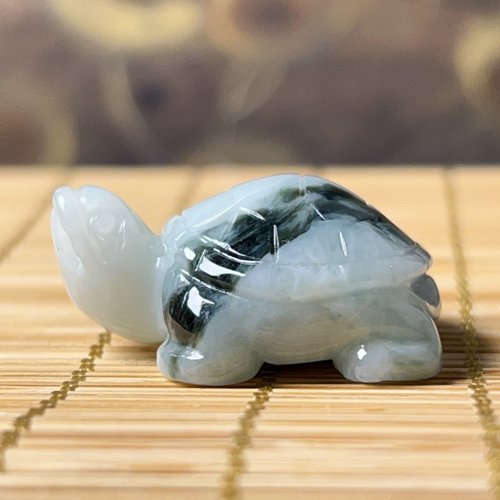 瓔珞翡翠 【吉祥‧長壽】飄花翡翠烏龜 | 天然緬甸A貨翡翠 | 送禮