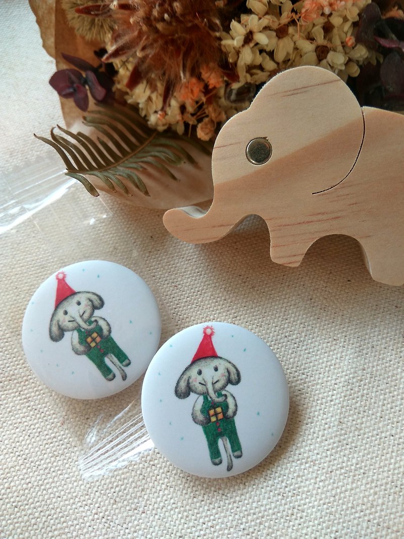 Gift Elephant Badge - Badges & Pins - Plastic 