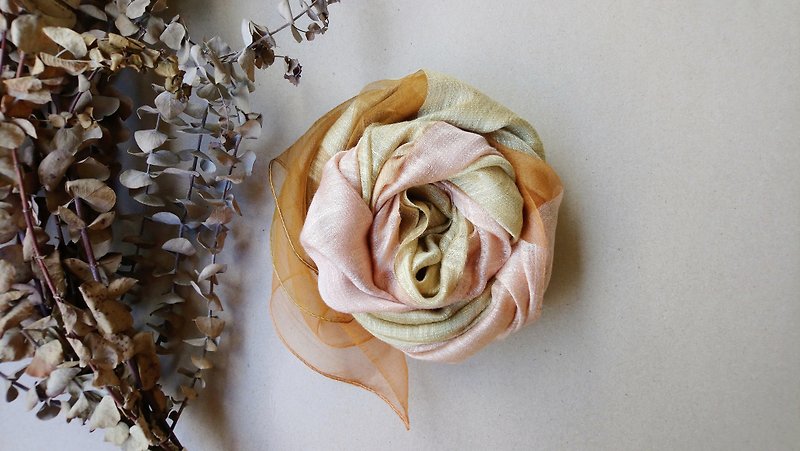 Zhiran Life-Natural plant-dyed slub silk cotton scarf/apricot red - Scarves - Silk 