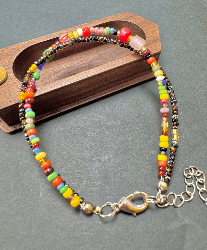 彩色手作串珠/復古日本米珠 × 尼泊爾琉璃手鍊/暖色民族風 - 手鍊/手環 - 琉璃 多色