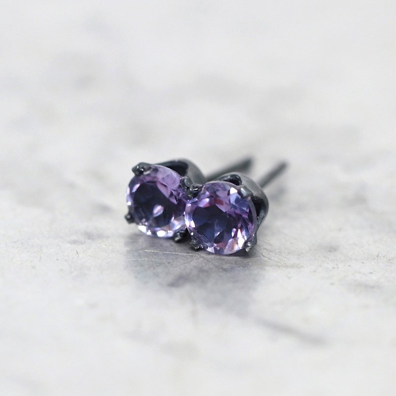 Amethyst Gemstone Black Stud Earrings - Oxidized Sterling Silver - 5mm Round - 耳環/耳夾 - 其他金屬 藍色