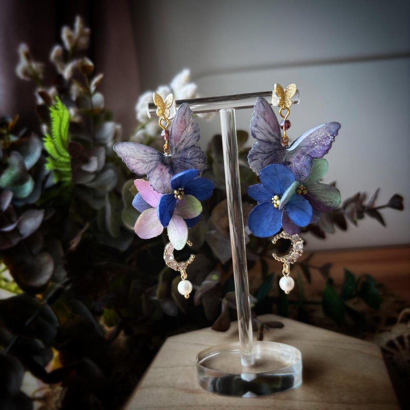 Purple Butterfly Real Flower Earrings - ต่างหู - พืช/ดอกไม้ สีม่วง