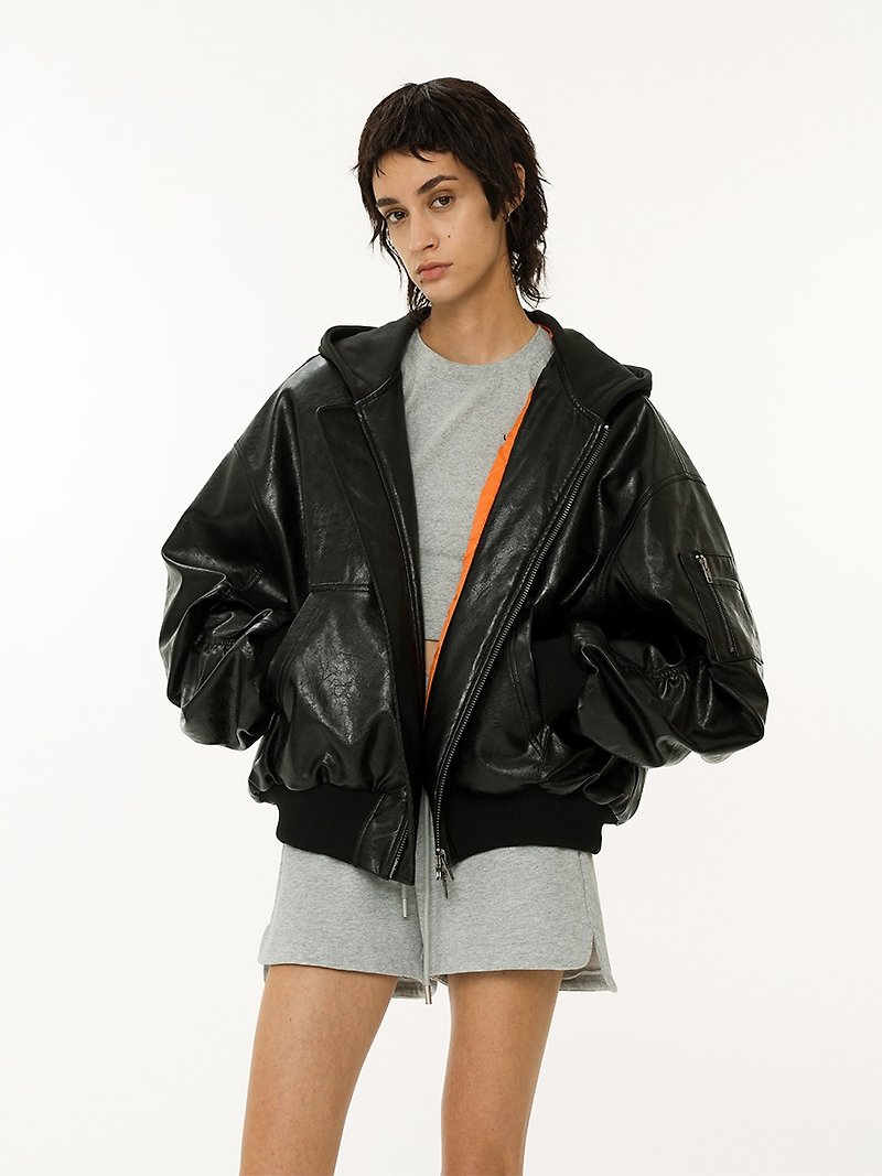 Unvesno (UN) short silhouette soft gloss oil Wax leather embroidered warm flight leather hooded jacket cotton jacket - เสื้อโค้ทผู้ชาย - ผ้าฝ้าย/ผ้าลินิน 