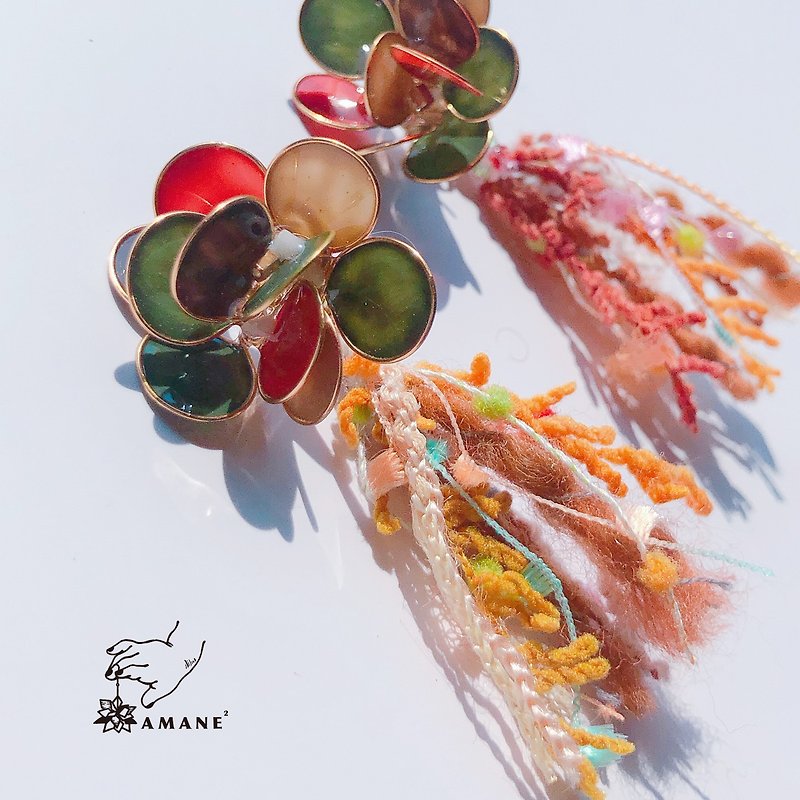 Kingiyo Hanabi - Hand Made Tassel Earrings (Green) - Earrings & Clip-ons - Resin Khaki