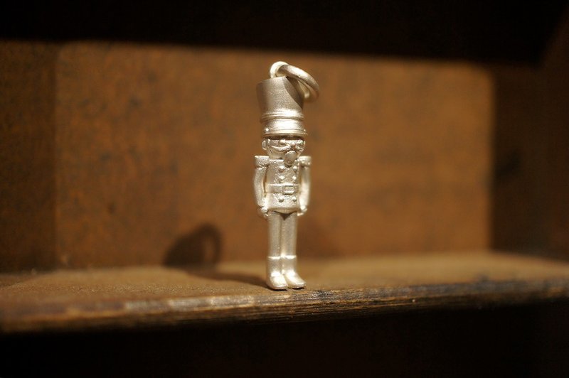 925 Sterling Silver Nutcracker Pendant (P369) - สร้อยคอ - เงินแท้ สีเงิน