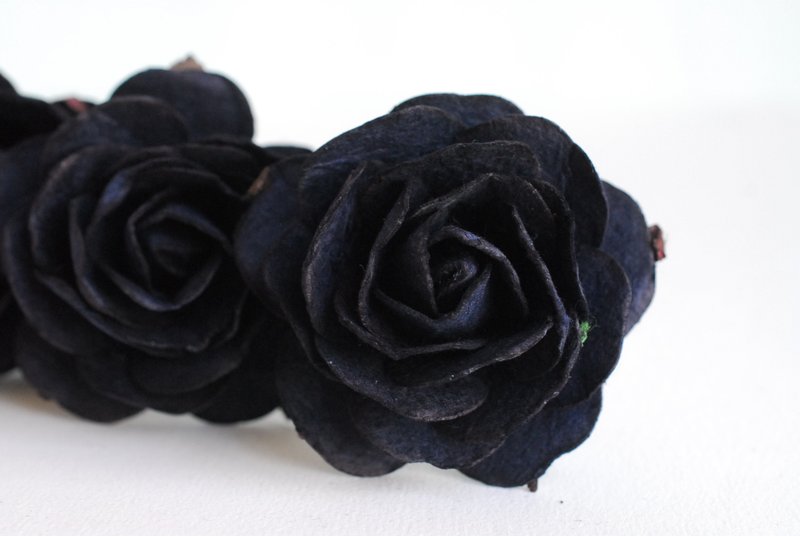 Paper Flower, 10 DIY pieces mulberry rose size 7.0 cm., black colors. - 木工/竹藝/紙雕 - 紙 黑色