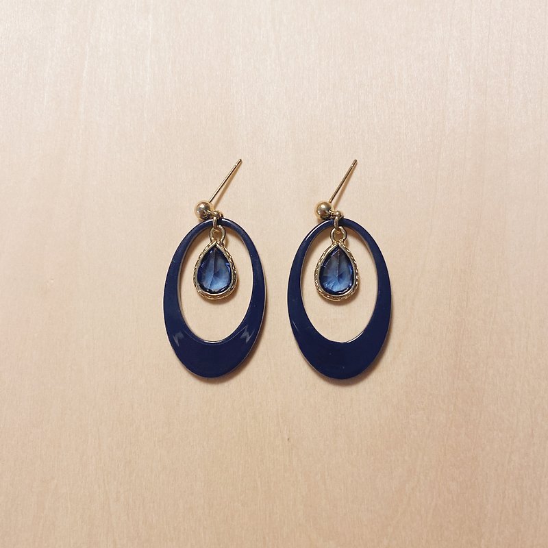 Retro blue water drop oval hollow earrings - Earrings & Clip-ons - Resin Blue