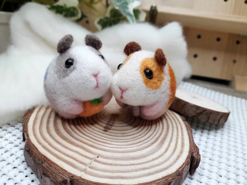 Guinea pig couple partner~Patch and Petty (pair)