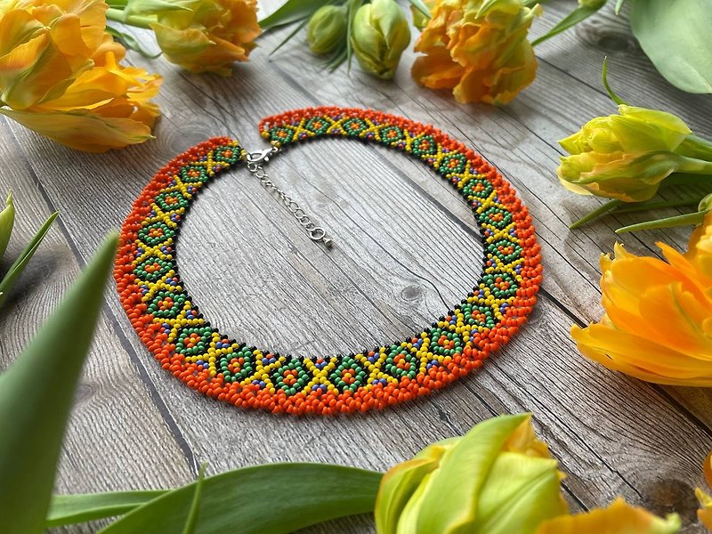 Orange necklace in Ukrainian folk style Seed bead necklace Ethnic jewelry - สร้อยคอ - แก้ว สีส้ม