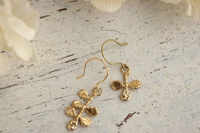 K18GP sprout botanical earrings - Earrings & Clip-ons - Other Metals Silver