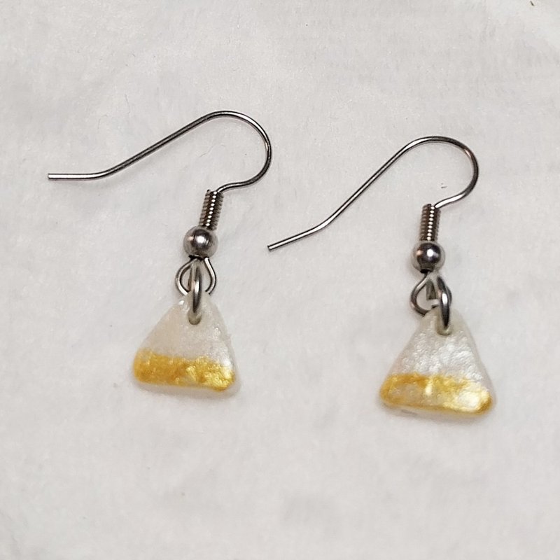 Triangle Earring Handmade Air Dry Clay Eco Friendly Stainless Wire Hook - 耳環/耳夾/耳骨夾 - 黏土 白色