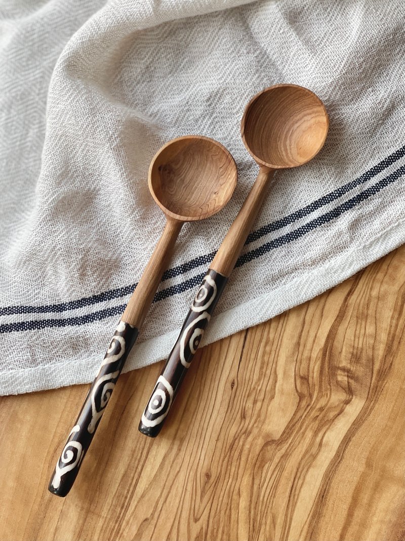 Olive Wood Coffee Scoop with Batik Cow Bone Handle - ช้อนส้อม - ไม้ 