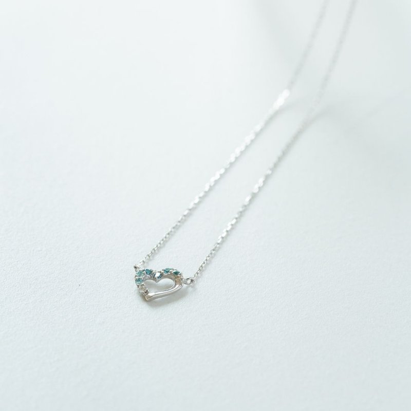 Pure 18K White Gold Blue Diamond Blue Heart Necklace - สร้อยคอ - เครื่องประดับ สีเงิน