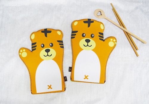 聖霖創意國際有限公司 動物派對多功能護手套—小虎(一對入 / 附贈輕型切割墊)