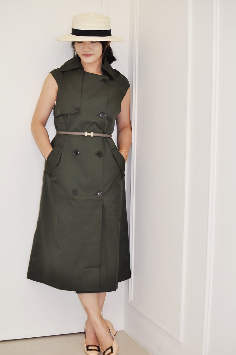 Flat 135 X Taiwanese designer British style dark green trench coat fit vest - Women's Casual & Functional Jackets - Cotton & Hemp Green