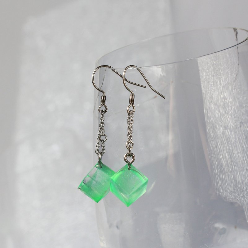 Iced Lime / Dangling resin earrings / ICE DRIP / sold in pairs - Earrings & Clip-ons - Resin Green