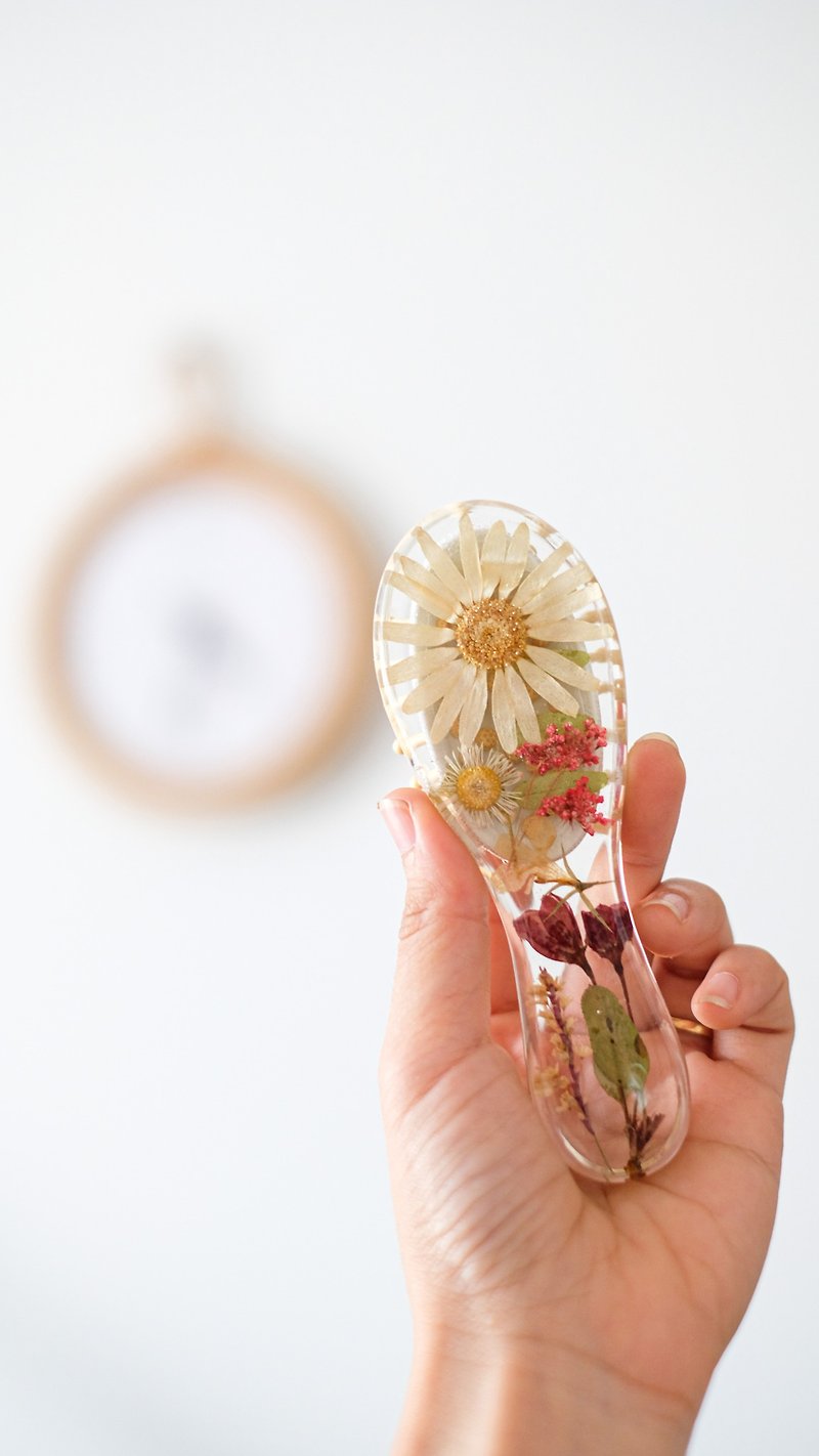 resin comb flower lover dry comb brush - 化妝掃/鏡子/梳子 - 樹脂 