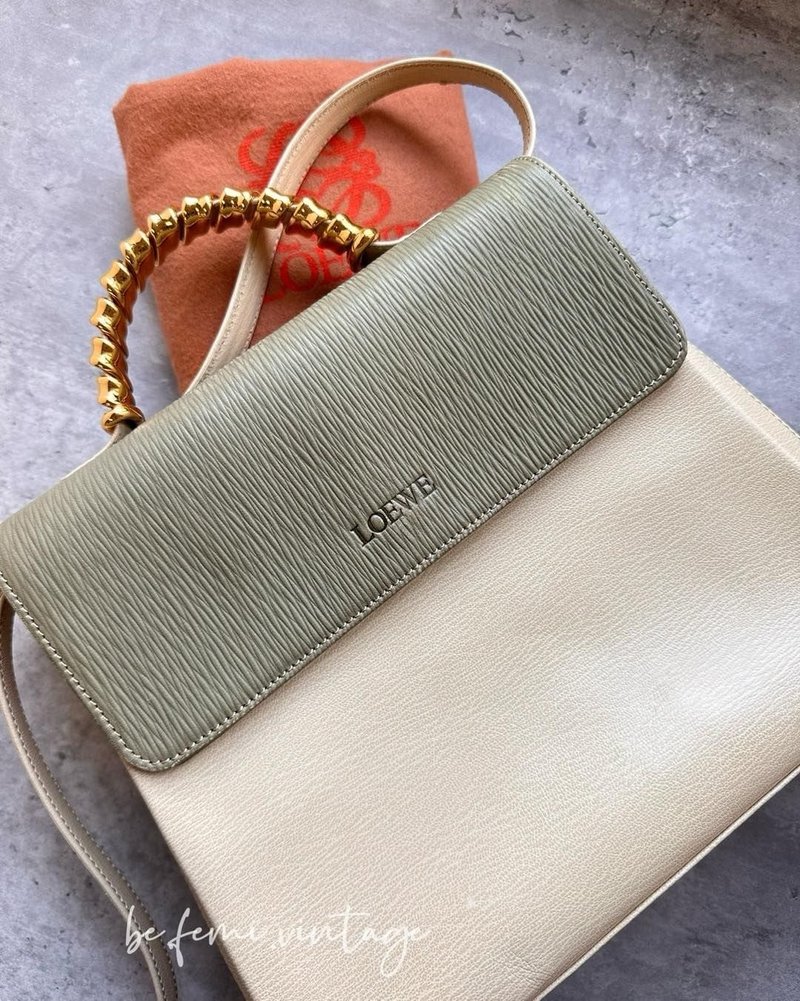 中古Loewe綠襯白金蛇骨Kelly手提包 - 側背包/斜背包 - 真皮 白色