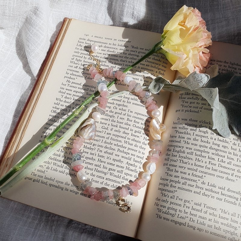 Rose Quartz Personalized Necklace | 14K Gold Plated Letter | Free Gift Wrap - 項鍊 - 寶石 粉紅色