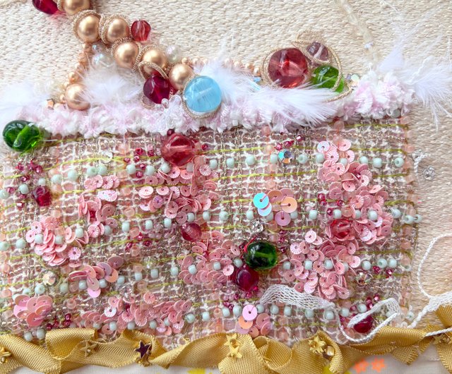 ビーズ刺繍アート 額装 Liberty is a jewel - ショップ ビーズ
