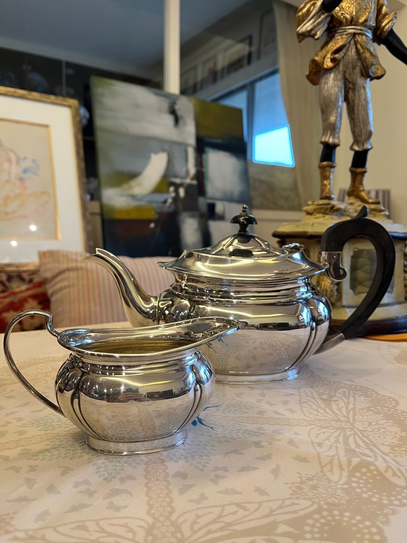 Sheffield, UK, 100-year-old antique silver tea set, two-piece set - Items for Display - Silver Silver