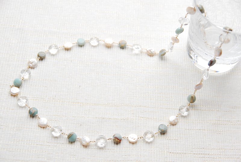 Coin-shaped pearl and stone necklace Crystal (14kgf) - สร้อยคอ - เครื่องเพชรพลอย สีน้ำเงิน