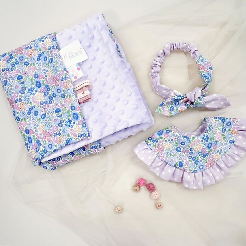 LaFiFi樂霏菲手作嬰幼兒精品&ZAKKA 彌月禮盒 女寶滿月禮 紫碎花兒系列 荳荳毯 贈送禮盒包裝設計提袋