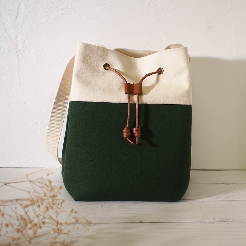 Traveler series cross-body bag/shoulder bag/bucket bag/limited handmade bag/forest green/pre-order - กระเป๋าแมสเซนเจอร์ - ผ้าฝ้าย/ผ้าลินิน สีเขียว