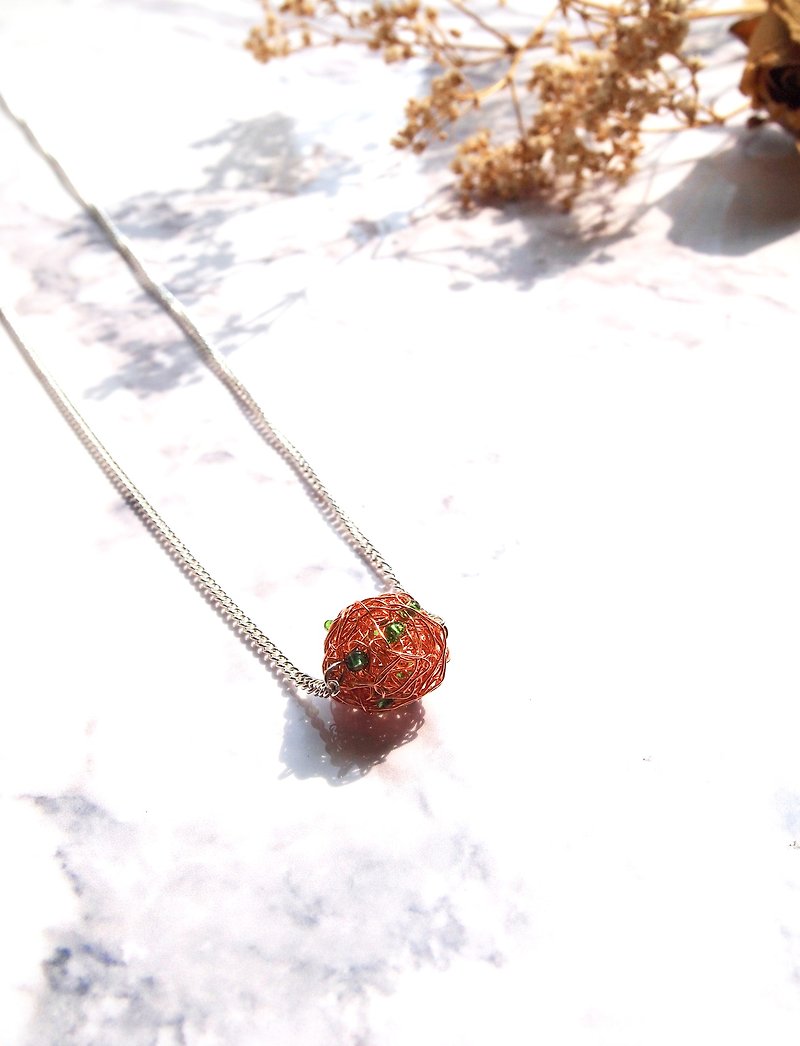 French hand-made braided rose gold copper wire ball with emerald green bead lucky pendant with metal necklace (Yuan Miao series) - สร้อยคอ - โลหะ สีเขียว