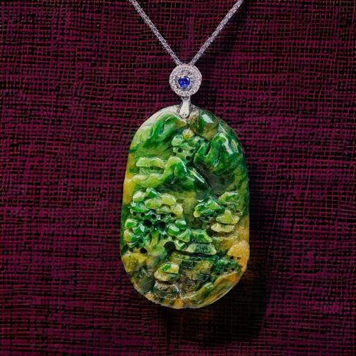 ビルマ　翡翠　ペンダント？　骨董 ビルマ産翡翠仏像ペンダントネックレス：グレードA翡翠、18金