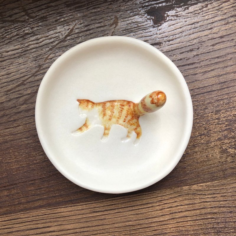 Upturned Tail Series/Handmade Ceramic Jewelry Plate/Orange Cat - Items for Display - Porcelain Multicolor