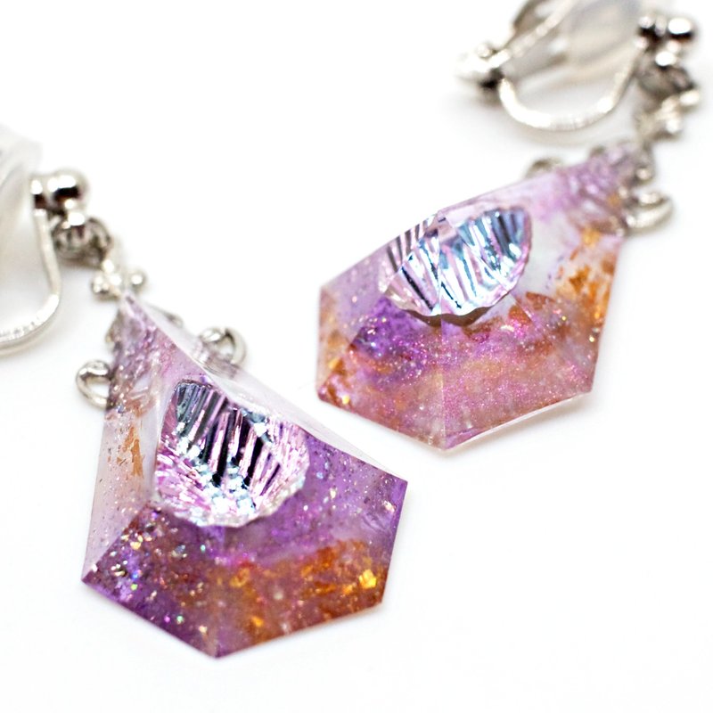 Acute Angled Pentagon Yurayura Clip-On(Fantasy Wisteria) - Earrings & Clip-ons - Resin Multicolor