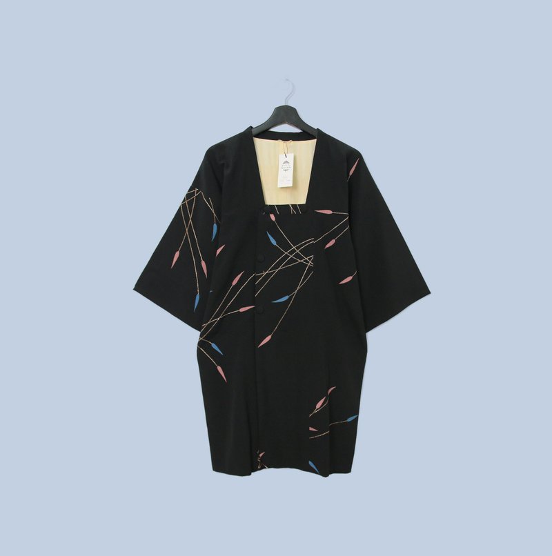 Back to Green-日本帶回羽織 藍粉枝葉KI-09 /vintage kimono - 女大衣/外套 - 絲．絹 