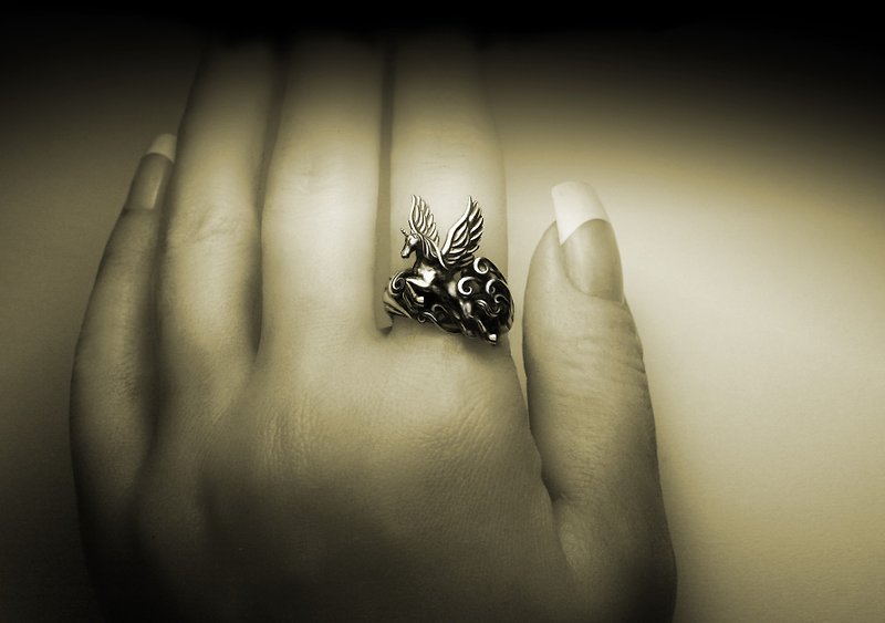 Unicorn Double Wing Silver Ring - แหวนทั่วไป - โลหะ สีเงิน
