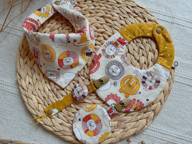 Lion Party* Newborn Gift/Full Moon Gift Box/Bib Gift Box - Baby Gift Sets - Cotton & Hemp 