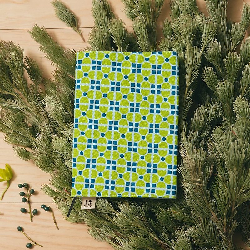 Japanese Pocket Size Book Cover / Old Ceramic Tile No.4 / Guava Green - Book Covers - Cotton & Hemp Green