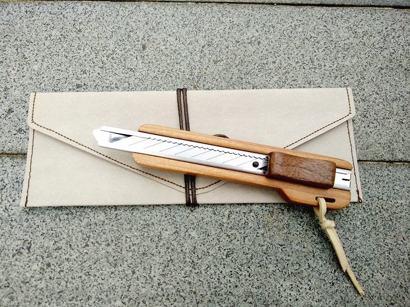 Original wooden handle X utility knife 30 degrees delicate fretwork on an additional housing units (+ cherry walnut) - อื่นๆ - ไม้ สีนำ้ตาล