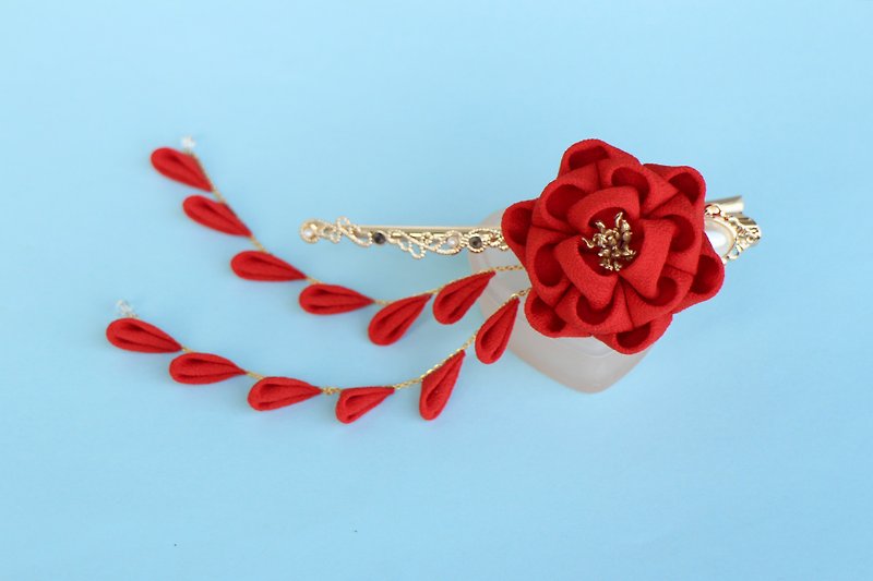 Romantic regular silk camellia hair clip with red detachable downward - เครื่องประดับผม - ผ้าไหม สีแดง