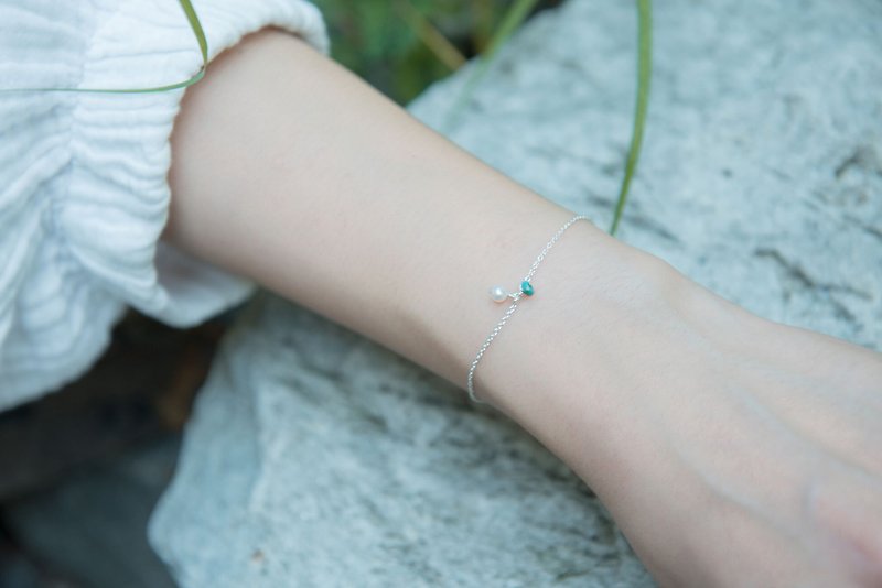 Pearl small fruit silver bracelet - turquoise - สร้อยข้อมือ - เครื่องเพชรพลอย สีทอง