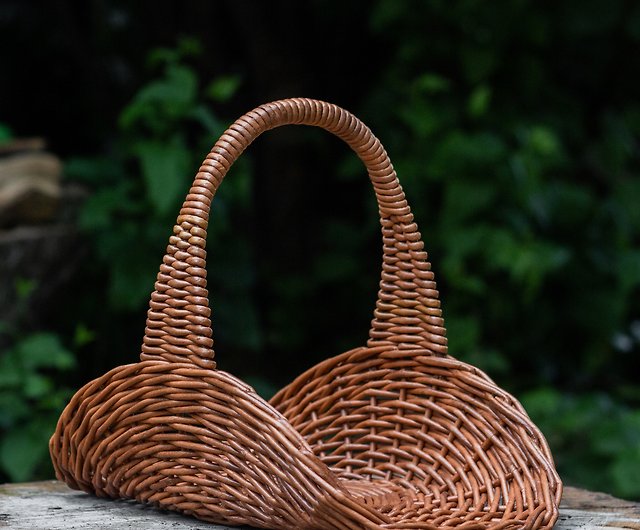 French Wicker Basket with Handle, Wedding Flower Basket, Small Oval flat  Basket - Shop WickerDecor Beverage Holders & Bags - Pinkoi