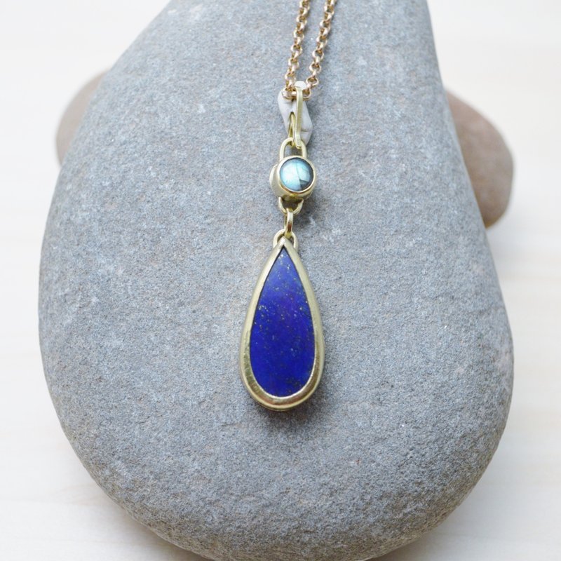 心生活シリーズ ‧ 内なる導き ‧ 02 - アベンチュリン・ラブラドライト・アジャスタブル真鍮チェーンネックレス - ネックレス - 銅・真鍮 多色