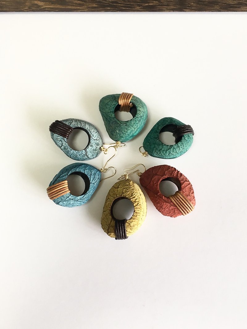 Pangi sheeds oriental earring - 耳環/耳夾 - 環保材質 多色